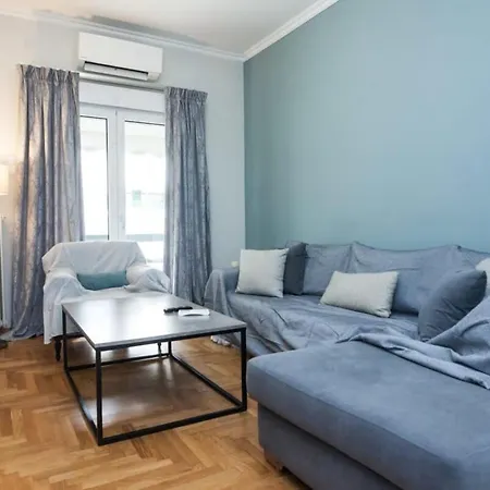 Relaxing 2 Bd With Balcony In Zografou *