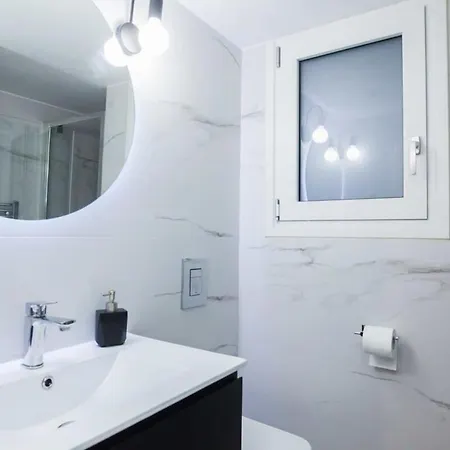 Relaxing 2 Bd With Balcony In Zografou Apartment Athens