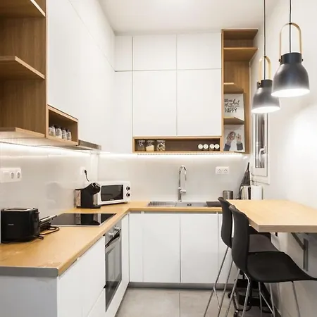Relaxing 2 Bd With Balcony In Zografou Athens